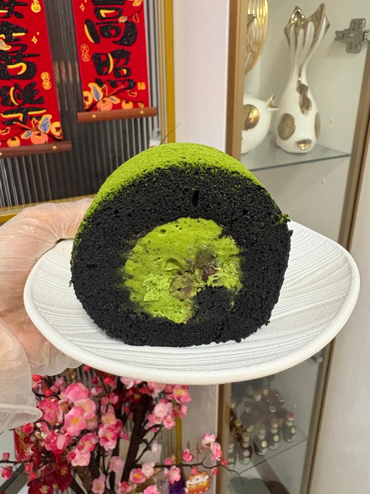 Black Sesame Matcha Swiss Roll 黑芝麻抹茶瑞士卷