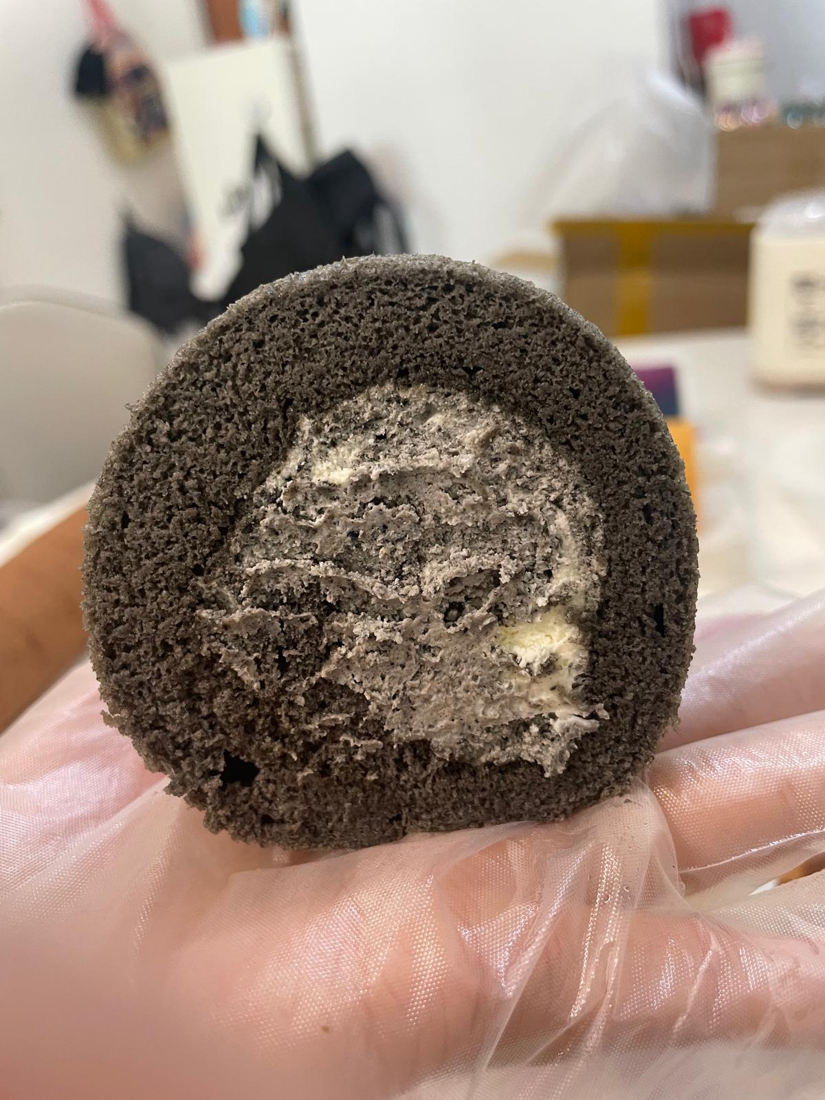Black Sesame Swiss Roll 黑芝麻瑞士卷