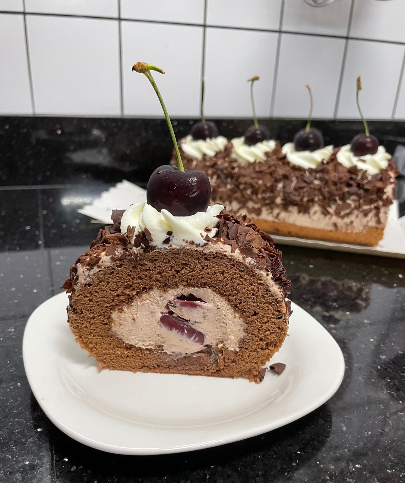 Black Forest Swiss Roll (with Alcohol) 黑森林瑞士卷
