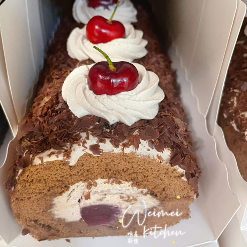 Black Forest Swiss Roll (with Alcohol)